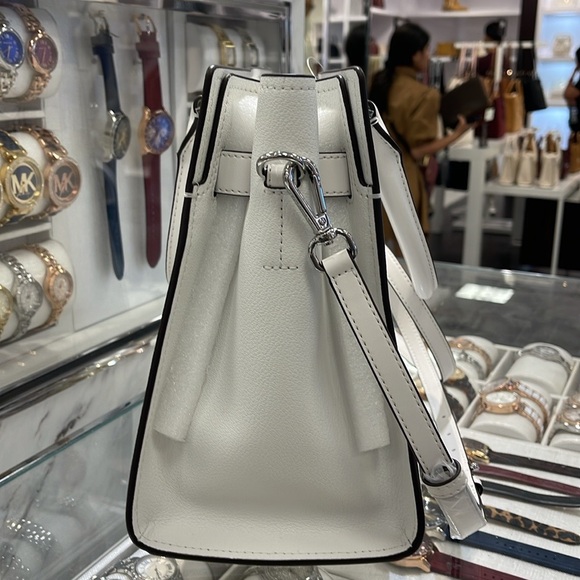 MICHAEL KORS HAMILTON MEDIUM SATCHEL
COLOR: OPTIC WHITE
NWT - Picture 16 of 16